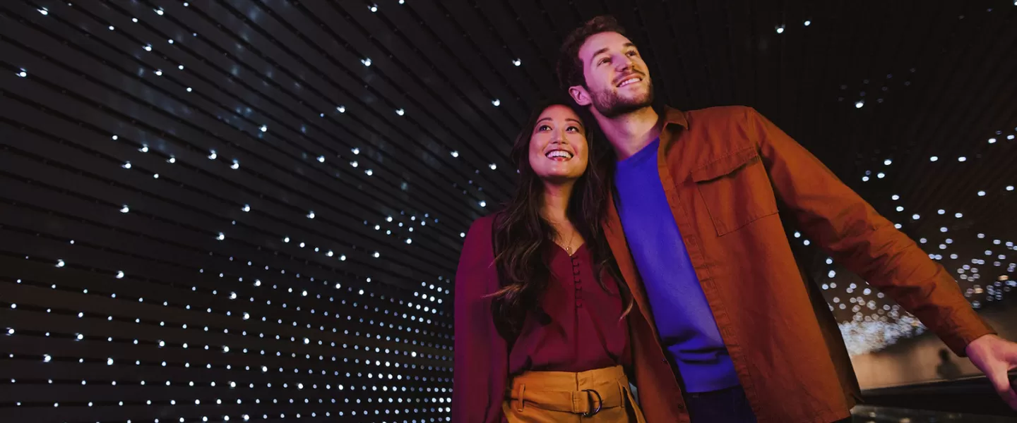 Couple inside the National Gallery of Art