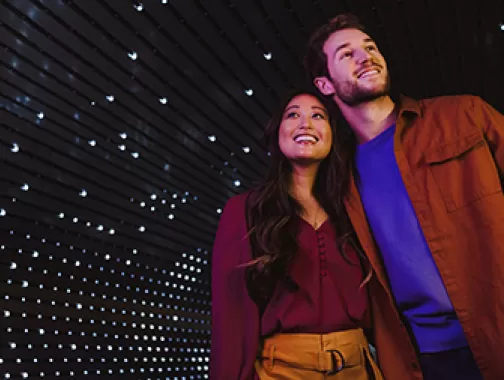 Couple inside the National Gallery of Art